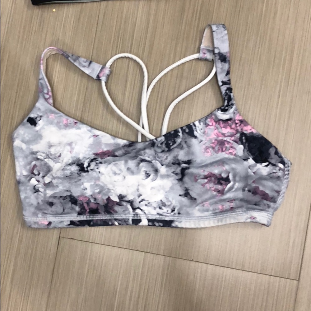 Lululemon free to be sports bra size 6